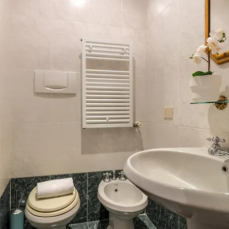 Apartament Zero Stairs + Canal View *