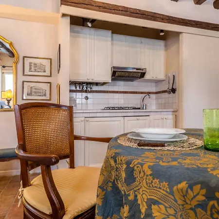 Zero Stairs + Canal View Apartment *